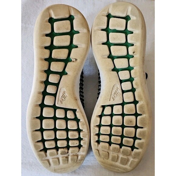 Nike Roshe Two Flyknit Black White Men's Size 11.5 Lightweight Running Shoes - Picture 8 of 8